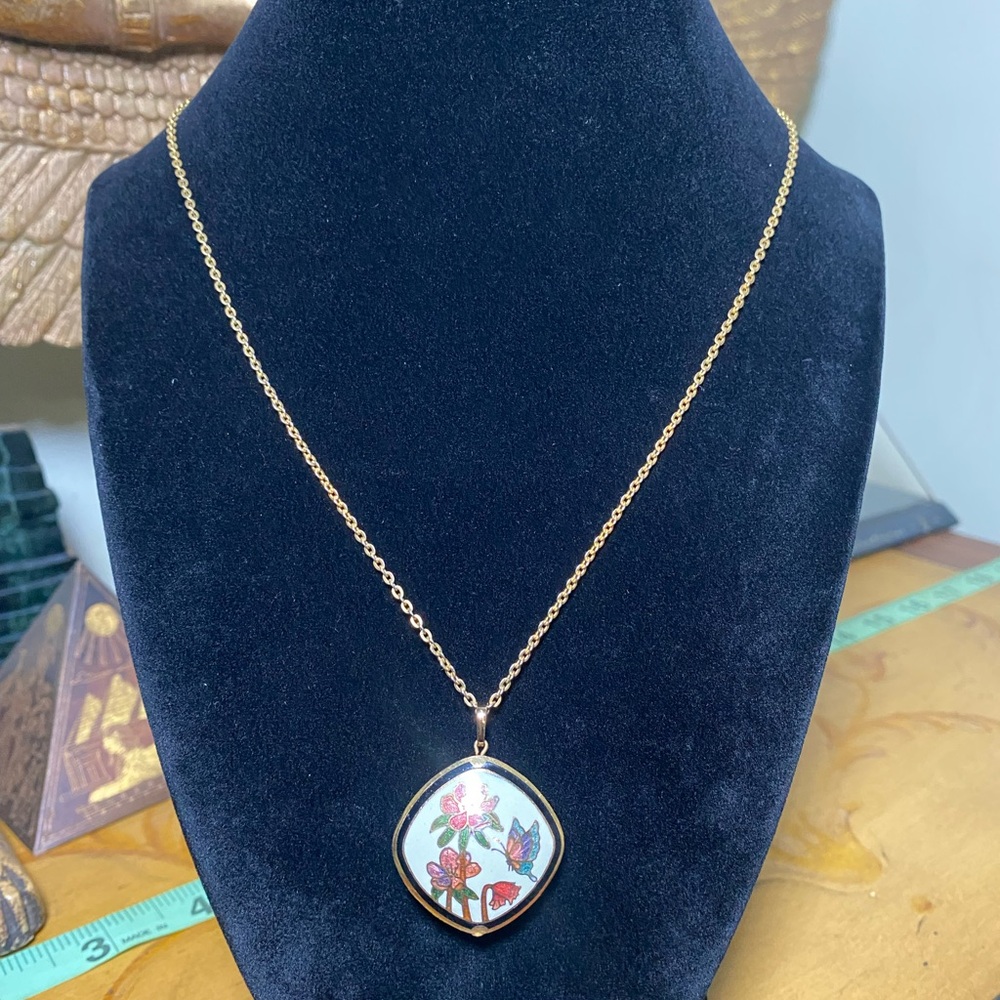 Vintage Floral Pendant Necklace - Picture 5 of 8